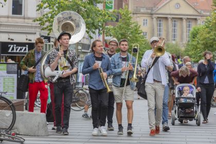 Officiel åbning ?  Aarhus Jazz Festivals Jubilæums Brass Band - Bispejazz - Bispetorvet - 14/07/2018 - Fotograf: Poul Nyholm