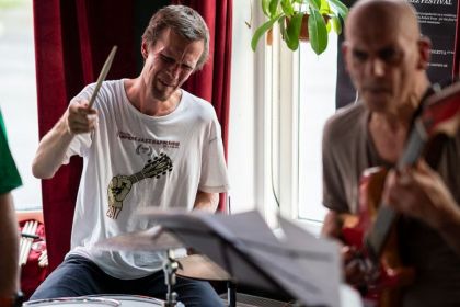 Marc Ducret SHOUT - Trio - Erlings Jazz- & Ølbar - 12/07/2021 - Fotograf: Hreinn Gudlaugsson
