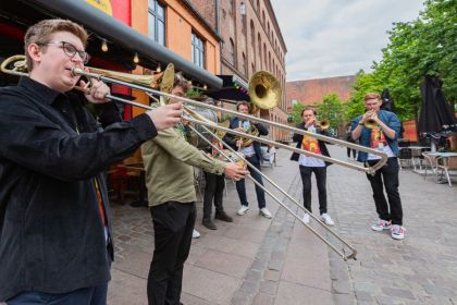 Street Parade - Aarhus Jazz Festival Brass Band - Musikhusparken - 09/07/2022 - Fotograf: Poul Nyholm